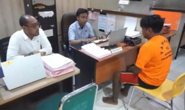 Kesal Cinta Ditolak, Juru Parkir Tepok Bokong Karyawati Minimarket di Makassar Kesal Cinta Ditolak, Juru Parkir Tepok Bokong Karyawati Minimarket di Makassar