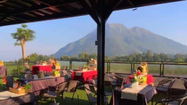 Cafe di Magelang View Gunung, Tempat Nongkrong Hits dan Santai Cafe di Magelang View Gunung, Tempat Nongkrong Hits dan Santai