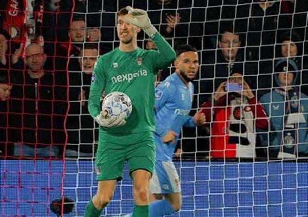 Bintang Timnas Indonesia Calvin Verdonk Tampil Moncer saat NEC Nijmegen Imbangi Feyenoord 0-0 di Liga Belanda 2024-2025! Bintang Timnas Indonesia Calvin Verdonk Tampil Moncer saat NEC Nijmegen Imbangi Feyenoord 0-0 di Liga Belanda 2024-2025!