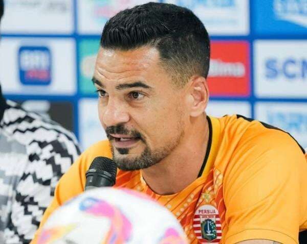 Carlos Pena Ungkap Penyebab Persija Jakarta Kalah 0-1 dari Madura United Carlos Pena Ungkap Penyebab Persija Jakarta Kalah 0-1 dari Madura United