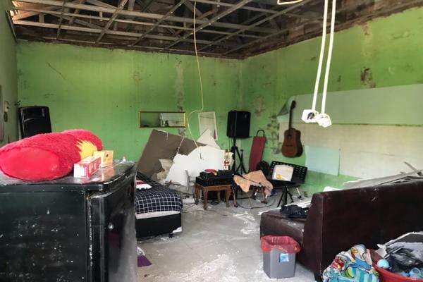 Cerita Warga Bogor Diguncang Gempa: Lagi Enak Tidur Tahu-tahu Atap Ambruk Cerita Warga Bogor Diguncang Gempa: Lagi Enak Tidur Tahu-tahu Atap Ambruk