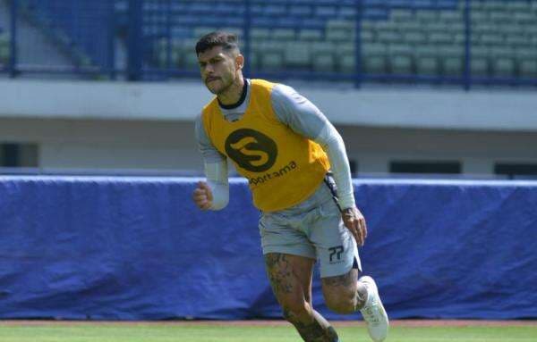 Ciro Alves Absen Latihan Usai Sampaikan Salam Perpisahan ke Persib Bandung Ciro Alves Absen Latihan Usai Sampaikan Salam Perpisahan ke Persib Bandung