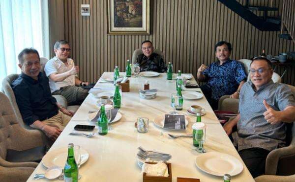 Dasco Kumpulkan Rocky Gerung, Syahganda Nainggolan hingga Jumhur Hidayat, Ada Apa? Dasco Kumpulkan Rocky Gerung, Syahganda Nainggolan hingga Jumhur Hidayat, Ada Apa?