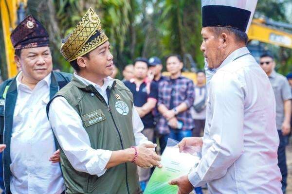 Relokasi Warga dari Tesso Nilo, Menhut: Ini Bukan Tanda Permusuhan tapi Rekonsiliasi Relokasi Warga dari Tesso Nilo, Menhut: Ini Bukan Tanda Permusuhan tapi Rekonsiliasi