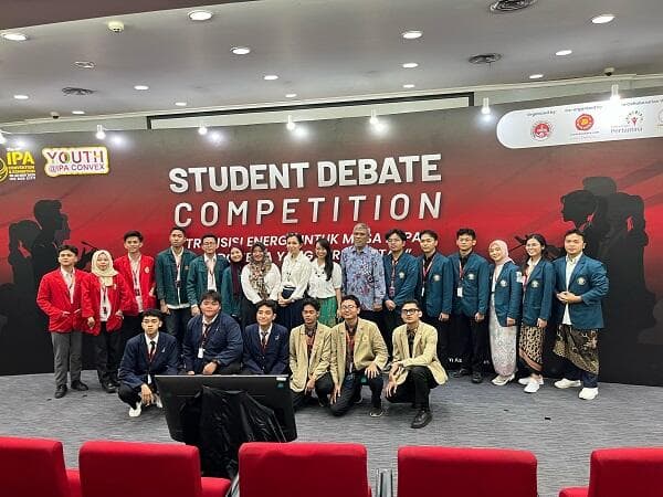 Tak Hanya Belajar, Ini Cara Bentuk Pemimpin Energi Masa Depan Lewat Kompetisi Debat Mahasiswa Tak Hanya Belajar, Ini Cara Bentuk Pemimpin Energi Masa Depan Lewat Kompetisi Debat Mahasiswa