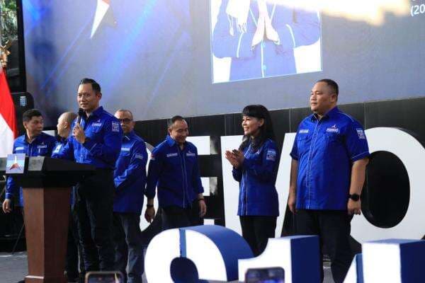 Srikandi Minang Rezka Oktoberia Ditunjuk AHY Jadi Wasekjen DPP Demokrat Srikandi Minang Rezka Oktoberia Ditunjuk AHY Jadi Wasekjen DPP Demokrat