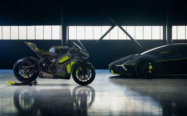 Ducati Panigale V4 Lamborghini Diperkenalkan, Diproduksi hanya 630 Unit Ducati Panigale V4 Lamborghini Diperkenalkan, Diproduksi hanya 630 Unit