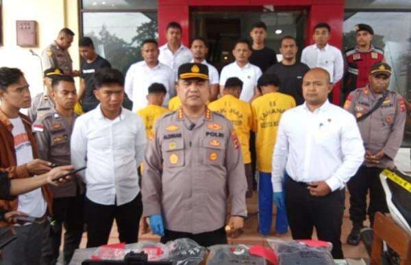 Hanya Gara-Gara Kaos PSHT: Aprion Boru Dibacok Hingga Tewas Menggenaskan Hanya Gara-Gara Kaos PSHT: Aprion Boru Dibacok Hingga Tewas Menggenaskan