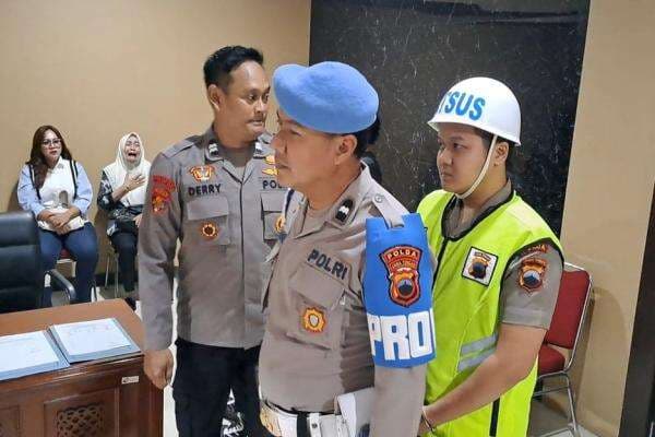 Anggota Polda Jateng Brigadir Ade Kurniawan Dipecat, Ini Pelanggarannya Anggota Polda Jateng Brigadir Ade Kurniawan Dipecat, Ini Pelanggarannya