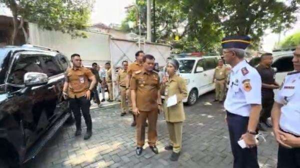 Pemprov Jateng Siapkan 16 Ambulans untuk Pemulangan Jenazah Korban Kecelakaan di Tol Semarang Pemprov Jateng Siapkan 16 Ambulans untuk Pemulangan Jenazah Korban Kecelakaan di Tol Semarang