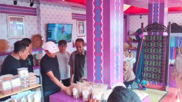 Produk Unggulan Buton Utara Ditampilkan dalam Harmoni Sultra Produk Unggulan Buton Utara Ditampilkan dalam Harmoni Sultra