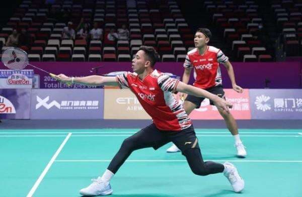 Hasil Piala Sudirman 2025: Fajar Alfian/Rian Menang, Indonesia Unggul 1-0 atas Inggris Hasil Piala Sudirman 2025: Fajar Alfian/Rian Menang, Indonesia Unggul 1-0 atas Inggris