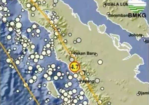 17 Gempa Susulan Guncang Agam, BMKG Ingatkan Bahaya Tsunami Danau dan Longsor 17 Gempa Susulan Guncang Agam, BMKG Ingatkan Bahaya Tsunami Danau dan Longsor
