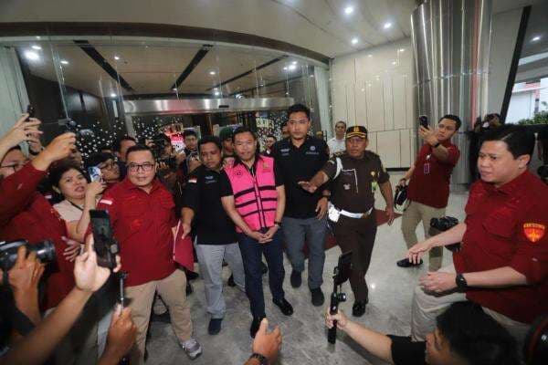 Sony Sonjaya Ungkap Inisial SS, D hingga NS yang Diduga Terlibat Korupsi MBG Sony Sonjaya Ungkap Inisial SS, D hingga NS yang Diduga Terlibat Korupsi MBG