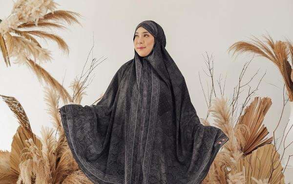 Fitri Tropica Hijrah, Ini Ayat Alquran yang Bikin Makin Cinta Tuhan Fitri Tropica Hijrah, Ini Ayat Alquran yang Bikin Makin Cinta Tuhan