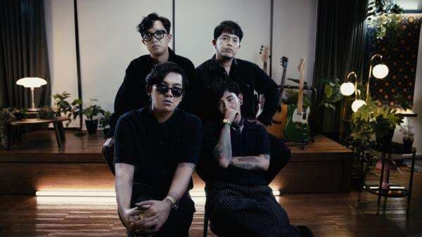 For Revenge Hadirkan Sisi Lembut di Single Penyangkalan versi Akustik For Revenge Hadirkan Sisi Lembut di Single Penyangkalan versi Akustik