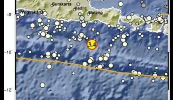 Gempa M3,4 Guncang Lumajang Jatim Gempa M3,4 Guncang Lumajang Jatim