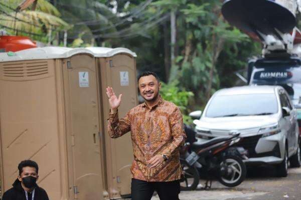 Giring Ganesha Bersyukur Bisa Salat Idulfitri Perdana di Masjid Istiqlal Bersama Keluarga Giring Ganesha Bersyukur Bisa Salat Idulfitri Perdana di Masjid Istiqlal Bersama Keluarga