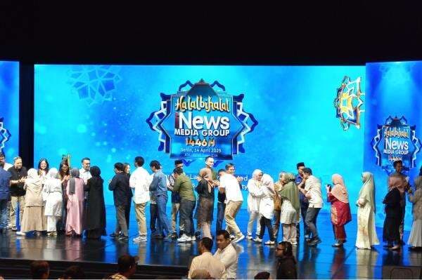 HT dan Angela Tanoesoedibjo Halalbihalal dengan Karyawan iNews Media Group HT dan Angela Tanoesoedibjo Halalbihalal dengan Karyawan iNews Media Group