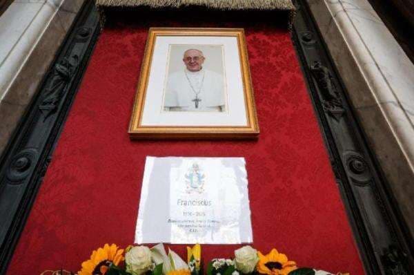 Hari Ini Jokowi dan 3 Utusan Prabowo Hadiri Pemakaman Paus Fransiskus Hari Ini Jokowi dan 3 Utusan Prabowo Hadiri Pemakaman Paus Fransiskus