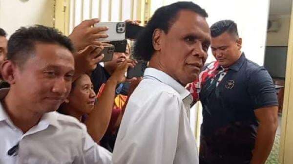 Hercules Bereaksi Keras Atas Dugaan Ijazah Palsu Jokowi Kembali Dipersoalkan Hercules Bereaksi Keras Atas Dugaan Ijazah Palsu Jokowi Kembali Dipersoalkan