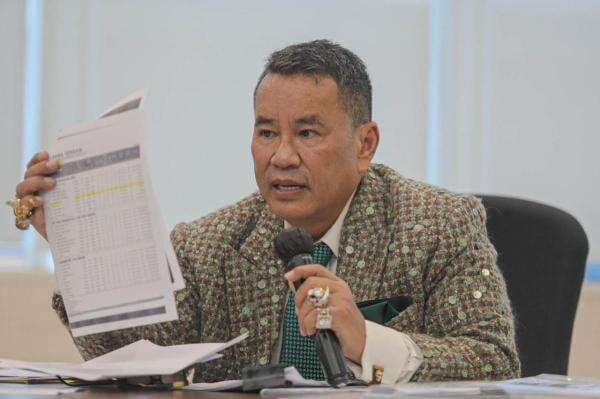 Gemas Gugatan CMNP Nyasar ke BHIT dan HT, Hotman Paris: Ini Transaksi antara Unibank dengan CMNP! Gemas Gugatan CMNP Nyasar ke BHIT dan HT, Hotman Paris: Ini Transaksi antara Unibank dengan CMNP!