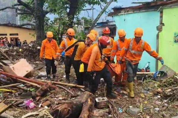 Update Banjir dan Longsor di Sukabumi, 5 Tewas 58 Orang Terdampak Update Banjir dan Longsor di Sukabumi, 5 Tewas 58 Orang Terdampak