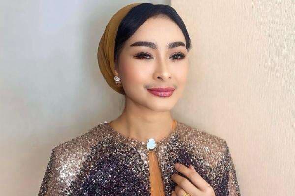 Iis Dahlia Bicarakan Kematian, Takut Meninggal sebelum Anak Menikah Iis Dahlia Bicarakan Kematian, Takut Meninggal sebelum Anak Menikah