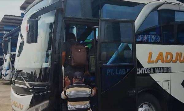 Berapa Gaji Sopir hingga Pramugari PO Bus? Ini Perkiraannya Berapa Gaji Sopir hingga Pramugari PO Bus? Ini Perkiraannya