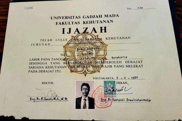 Ini Hasil Riset dr Tifa terkait Foto pada Ijazah Jokowi yang Viral di Medsos Ini Hasil Riset dr Tifa terkait Foto pada Ijazah Jokowi yang Viral di Medsos