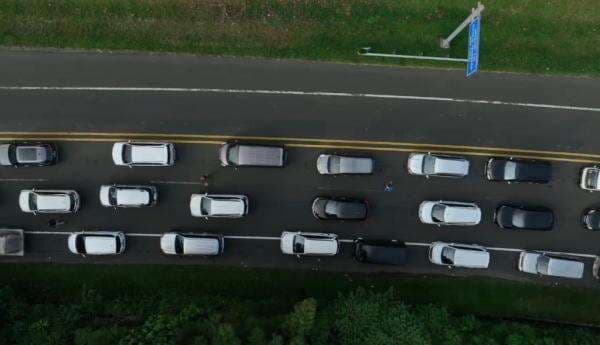 15.000 Kendaraan Padati Jalur Wisata Puncak saat Libur Panjang, Polisi Terapkan One Way 15.000 Kendaraan Padati Jalur Wisata Puncak saat Libur Panjang, Polisi Terapkan One Way