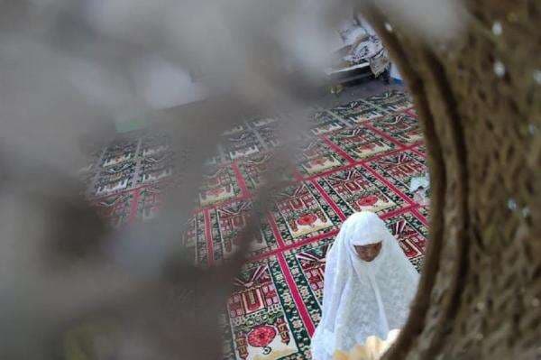 Jemaah Tarekat Naqsabandiyah di Padang Besok Rayakan Lebaran Jemaah Tarekat Naqsabandiyah di Padang Besok Rayakan Lebaran