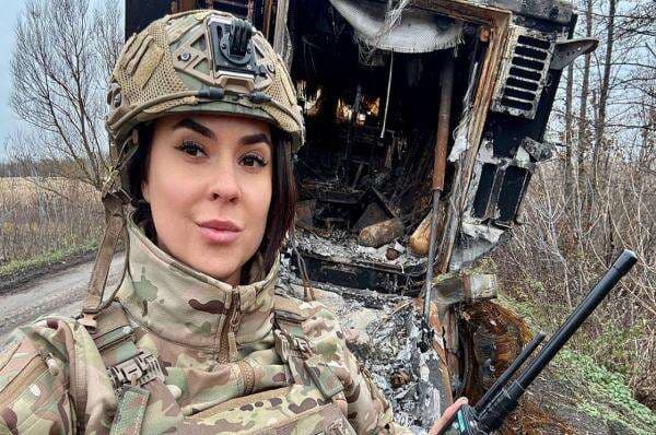 Jurnalis Cantik Rusia Tewas di Medan Perang usai Meledek Ukraina sebagai Negara 404 Jurnalis Cantik Rusia Tewas di Medan Perang usai Meledek Ukraina sebagai Negara 404