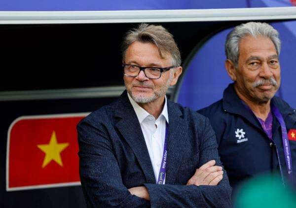 Kalah Lagi, Timnas Indonesia Selalu Jadi Mimpi Buruk bagi Pelatih Vietnam Philippe Troussier! Kalah Lagi, Timnas Indonesia Selalu Jadi Mimpi Buruk bagi Pelatih Vietnam Philippe Troussier!