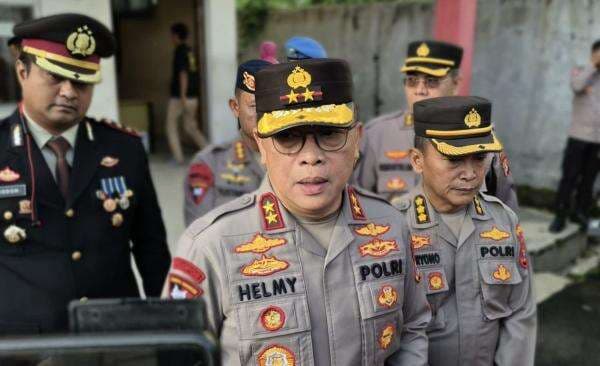 Kapolda Lampung Janji Bakal Ungkap Kasus Penembakan Anggotanya Secara Transparan Kapolda Lampung Janji Bakal Ungkap Kasus Penembakan Anggotanya Secara Transparan