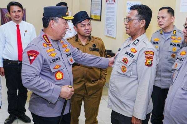 Kapolri Perwirakan Aiptu Jimmi Farma Polisi Pemilik Pesantren Gratis Kapolri Perwirakan Aiptu Jimmi Farma Polisi Pemilik Pesantren Gratis