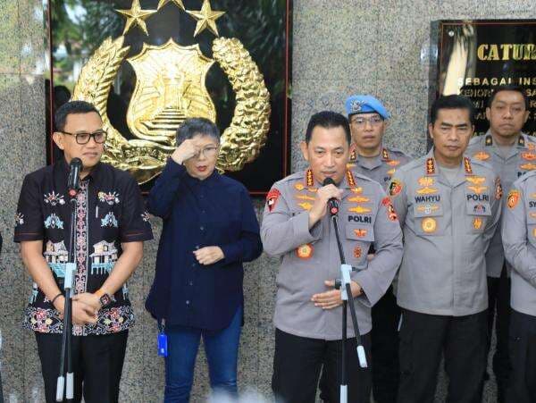 Kapolri Apresiasi Seluruh Personel yang Terlibat Operasi Ketupat 2025 Kapolri Apresiasi Seluruh Personel yang Terlibat Operasi Ketupat 2025