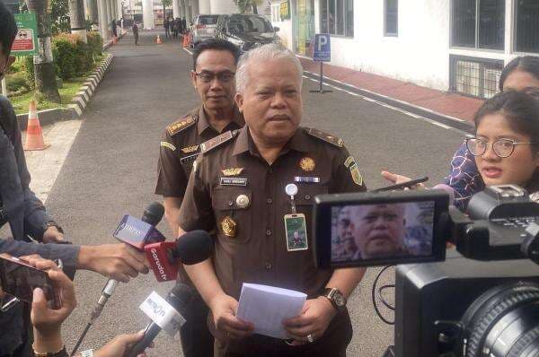 Kejagung Ungkap Alasan Direktur Jak TV Jadi Tahanan Kota, Dikenakan Wajib Lapor Kejagung Ungkap Alasan Direktur Jak TV Jadi Tahanan Kota, Dikenakan Wajib Lapor