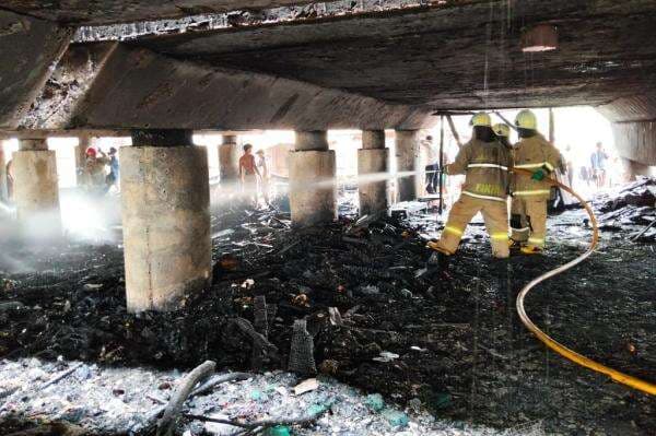 Kebakaran Dekat Stadion JIS, Jalan Tol di Papanggo Macet Kebakaran Dekat Stadion JIS, Jalan Tol di Papanggo Macet