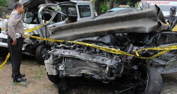 Breaking News! Kecelakaan Maut Terjadi di Tol Cipali, 1 Pemudik Tewas, 3 Luka-Luka Breaking News! Kecelakaan Maut Terjadi di Tol Cipali, 1 Pemudik Tewas, 3 Luka-Luka