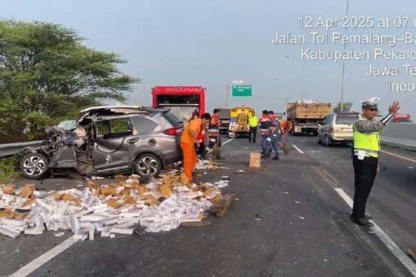 Identitas Korban Tewas Kecelakaan Bus dengan Mobil BRV di Tol Pekalongan, Warga Bogor Identitas Korban Tewas Kecelakaan Bus dengan Mobil BRV di Tol Pekalongan, Warga Bogor
