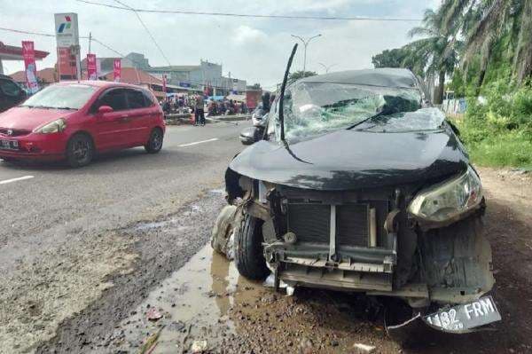 Kecelakaan di Indramayu, Minibus Tabrak Tiang PJU usai Antar Pemudik Kecelakaan di Indramayu, Minibus Tabrak Tiang PJU usai Antar Pemudik