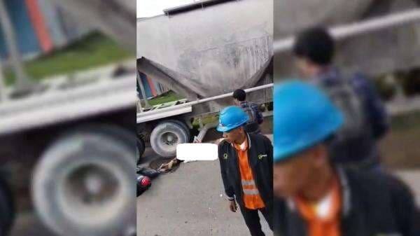 Kecelakaan Tragis di Pangkep, Ibu dan Anak Tewas Terlindas Truk Semen Kecelakaan Tragis di Pangkep, Ibu dan Anak Tewas Terlindas Truk Semen