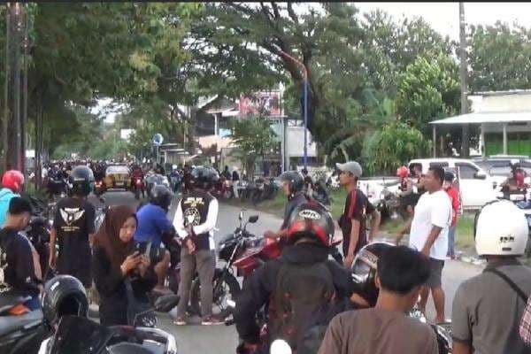 Kerusahan Antarpeguruan Silat Pecah, Magetan Mencekam Kerusahan Antarpeguruan Silat Pecah, Magetan Mencekam