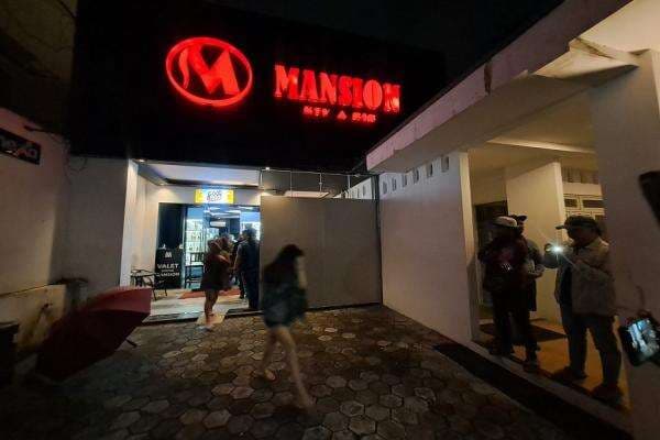 Ketua Hanura Jateng Diperiksa Polisi terkait Kasus Striptis di Mansion Karaoke Semarang Ketua Hanura Jateng Diperiksa Polisi terkait Kasus Striptis di Mansion Karaoke Semarang