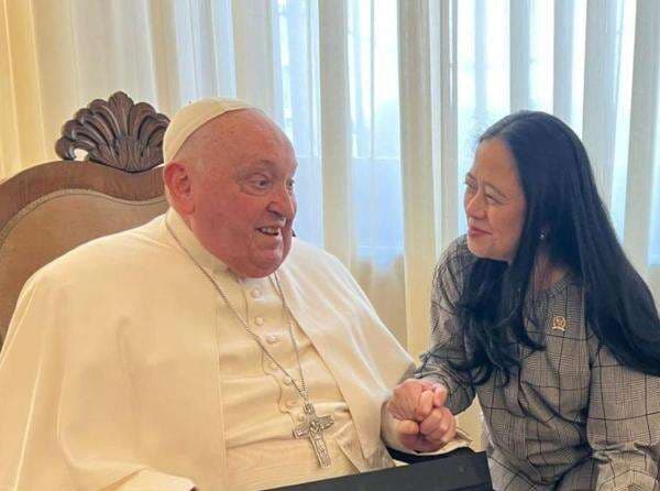 Paus Fransiskus Meninggal, Ketua DPR: Semoga Warisan Semangat Perdamaiannya Selalu Hidup di Hati Umat Paus Fransiskus Meninggal, Ketua DPR: Semoga Warisan Semangat Perdamaiannya Selalu Hidup di Hati Umat