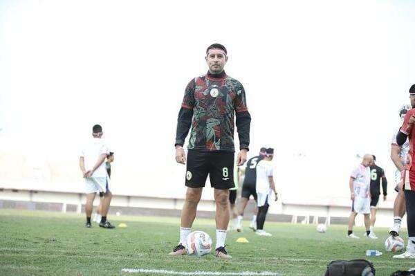 Kisah Esteban Vizcarra, Pemain Asal Argentina yang Putuskan Pindah Jadi WNI hingga Temukan Istri di Indonesia Kisah Esteban Vizcarra, Pemain Asal Argentina yang Putuskan Pindah Jadi WNI hingga Temukan Istri di Indonesia