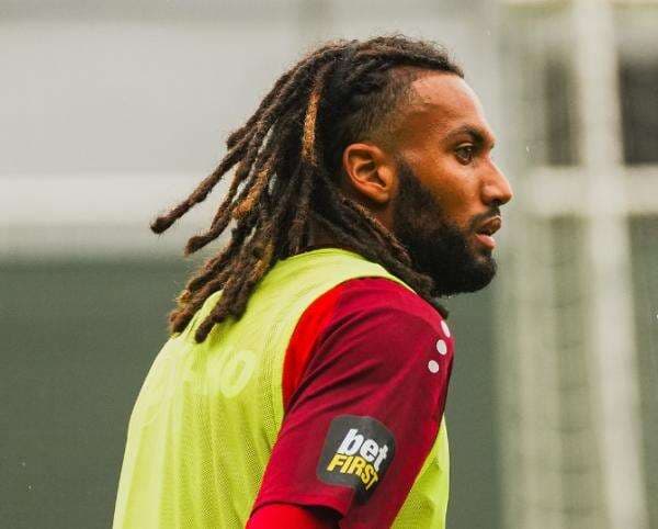 Kisah Jairo Riedewald, Pemain yang Pasang Bendera Indonesia Ini Ternyata Sempat Lewati Rekor Legenda Marco van Basten Kisah Jairo Riedewald, Pemain yang Pasang Bendera Indonesia Ini Ternyata Sempat Lewati Rekor Legenda Marco van Basten