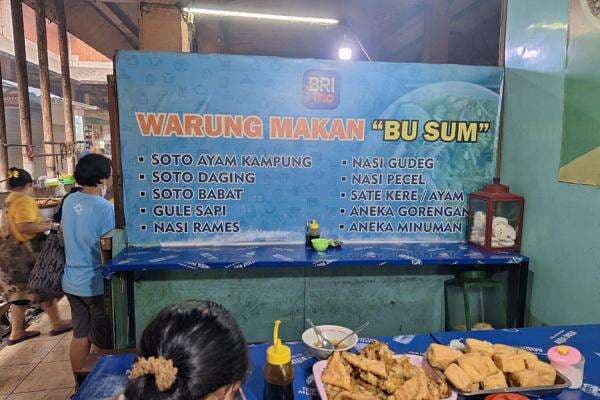 Kisah Warung Legendaris Bu Sum di Yogyakarta, Berkembang Bersama Pendanaan dari BRI Kisah Warung Legendaris Bu Sum di Yogyakarta, Berkembang Bersama Pendanaan dari BRI