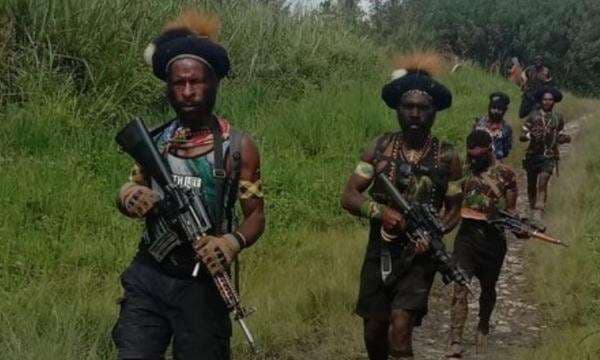 Polri Masih Berupaya Evakuasi Pendulang Emas yang Selamat dari Serangan KKB Polri Masih Berupaya Evakuasi Pendulang Emas yang Selamat dari Serangan KKB